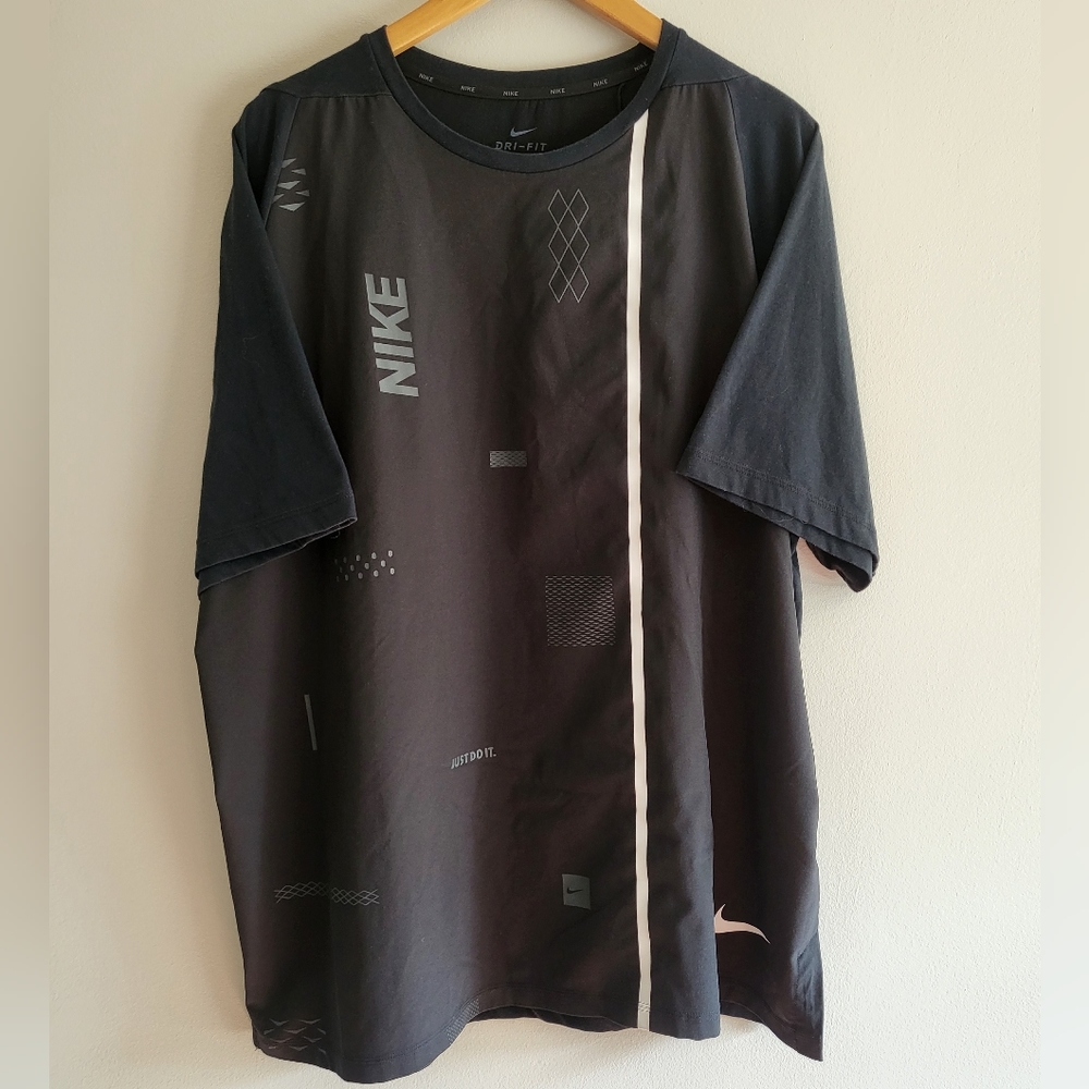 Nike T-Shirt